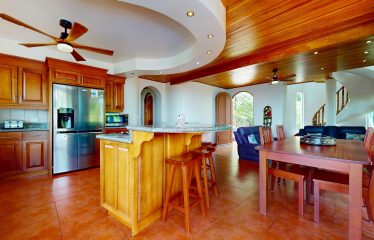 PROPERTY WITH FOUR BEDROOMS WITH OCEAN VIEWS, IN OJOCHAL – 0.54 ACRES