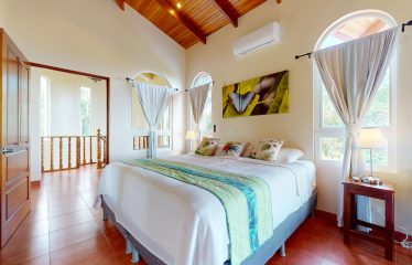 PROPERTY WITH FOUR BEDROOMS WITH OCEAN VIEWS, IN OJOCHAL – 0.54 ACRES