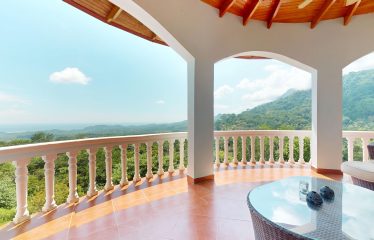 PROPERTY WITH FOUR BEDROOMS WITH OCEAN VIEWS, IN OJOCHAL – 0.54 ACRES