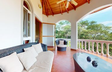 PROPERTY WITH FOUR BEDROOMS WITH OCEAN VIEWS, IN OJOCHAL – 0.54 ACRES