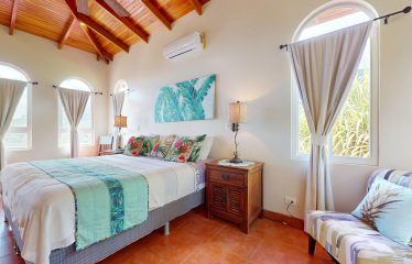 PROPERTY WITH FOUR BEDROOMS WITH OCEAN VIEWS, IN OJOCHAL – 0.54 ACRES
