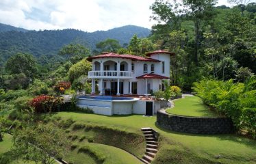 PROPERTY WITH FOUR BEDROOMS WITH OCEAN VIEWS, IN OJOCHAL – 0.54 ACRES