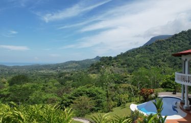 PROPERTY WITH FOUR BEDROOMS WITH OCEAN VIEWS, IN OJOCHAL – 0.54 ACRES