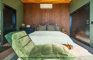 CASA MOON LUXURY PROPERTY WITH FOUR BEDROOMS AND AMAZING SUNSET VIEWS, IN QUEPOS – 0.61 ACRES