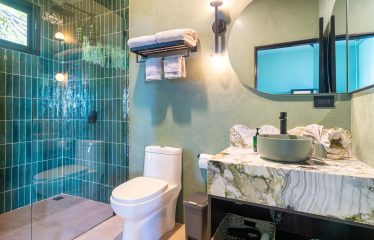 CASA MOON LUXURY PROPERTY WITH FOUR BEDROOMS AND AMAZING SUNSET VIEWS, IN QUEPOS – 0.61 ACRES