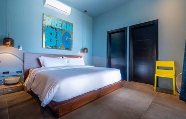 CASA MOON LUXURY PROPERTY WITH FOUR BEDROOMS AND AMAZING SUNSET VIEWS, IN QUEPOS – 0.61 ACRES