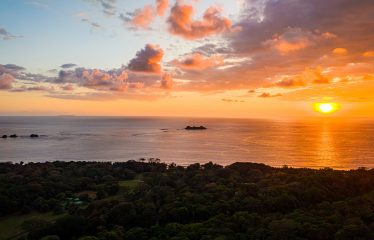 MOUNTAIN PROPERTY WITH FOUR BEDROOMS AND PANORAMIC OCEAN VIEWS, IN BALLENA – 2 ACRES