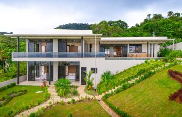 LUXURY PROPERTY WITH FOUR BEDROOMS AND OCEAN VIEWS, IN UVITA JARDINES DEL MORETE – 0.70 ACRES