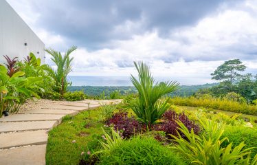 LUXURY PROPERTY WITH FOUR BEDROOMS AND OCEAN VIEWS, IN UVITA JARDINES DEL MORETE – 0.70 ACRES