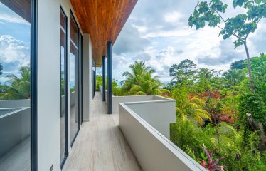 LUXURY PROPERTY WITH FOUR BEDROOMS AND OCEAN VIEWS, IN UVITA JARDINES DEL MORETE – 0.70 ACRES
