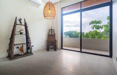 LUXURY PROPERTY WITH FOUR BEDROOMS AND OCEAN VIEWS, IN UVITA JARDINES DEL MORETE – 0.70 ACRES