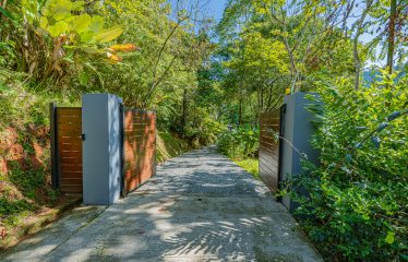 MOUNTAIN PROPERTY WITH TWO BEDROOMS AND SOLAR POWERED, IN TINAMASTES – 5.4 ACRES