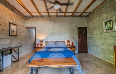 MOUNTAIN PROPERTY WITH TWO BEDROOMS AND SOLAR POWERED, IN TINAMASTES – 5.4 ACRES