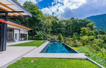 MOUNTAIN PROPERTY WITH TWO BEDROOMS AND SOLAR POWERED, IN TINAMASTES – 5.4 ACRES