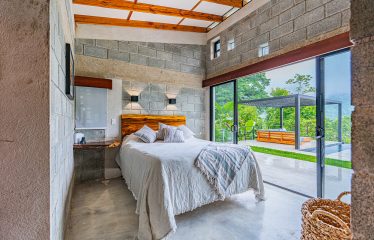 MOUNTAIN PROPERTY WITH TWO BEDROOMS AND SOLAR POWERED, IN TINAMASTES – 5.4 ACRES