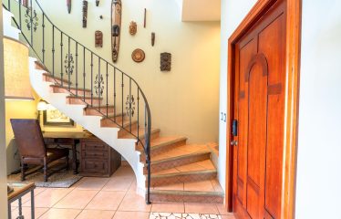 LUXURY PROPERTY WITH FIVE BEDROOMS AND OCEAN VIEWS, IN THE HILLS OF PORTALON – 7 ACRES