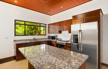LUXURY PROPERTY WITH FIVE BEDROOMS AND GUEST HOUSE, IN PLATANILLO – 1.62 ACRES