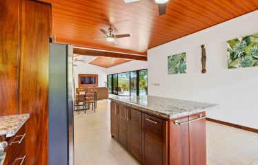 LUXURY PROPERTY WITH FIVE BEDROOMS AND GUEST HOUSE, IN PLATANILLO – 1.62 ACRES