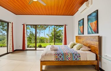 LUXURY PROPERTY WITH FIVE BEDROOMS AND GUEST HOUSE, IN PLATANILLO – 1.62 ACRES
