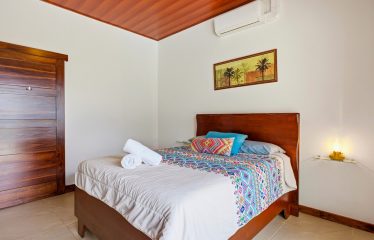 LUXURY PROPERTY WITH FIVE BEDROOMS AND GUEST HOUSE, IN PLATANILLO – 1.62 ACRES