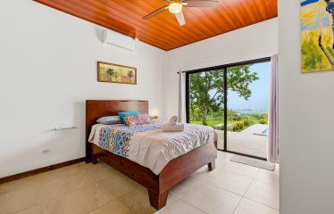 LUXURY PROPERTY WITH FIVE BEDROOMS AND GUEST HOUSE, IN PLATANILLO – 1.62 ACRES