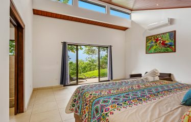 LUXURY PROPERTY WITH FIVE BEDROOMS AND GUEST HOUSE, IN PLATANILLO – 1.62 ACRES