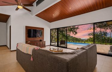 LUXURY PROPERTY WITH FIVE BEDROOMS AND GUEST HOUSE, IN PLATANILLO – 1.62 ACRES