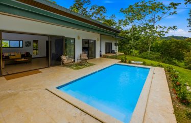 LUXURY PROPERTY WITH FIVE BEDROOMS AND GUEST HOUSE, IN PLATANILLO – 1.62 ACRES