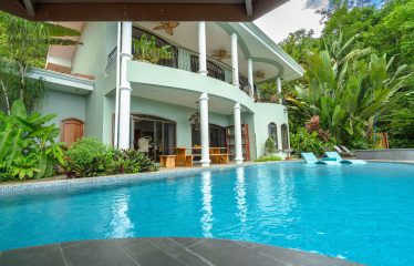 LUXURY PROPERTY WITH FIVE BEDROOMS AND OCEAN VIEWS, IN THE HILLS OF PORTALON – 7 ACRES