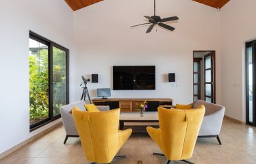LUXURY PROPERTY WITH SPECTACULAR PANORAMIC OCEAN VIEWS WITH THREE BEDROOMS, IN PIÑUELA – 1.31 ACRES