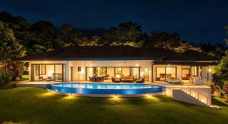 LUXURY PROPERTY WITH SPECTACULAR PANORAMIC OCEAN VIEWS WITH THREE BEDROOMS, IN PIÑUELA – 1.31 ACRES