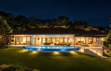 LUXURY PROPERTY WITH SPECTACULAR PANORAMIC OCEAN VIEWS WITH THREE BEDROOMS, IN PIÑUELA – 1.31 ACRES
