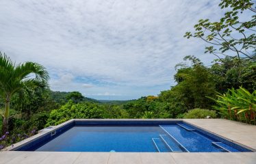 PROPERTY WITH A TWO BEDROOMS AND OCEAN VIEWS AND GUEST HOUSE, IN PLAYA HERMOSA – 6.45 ACRES