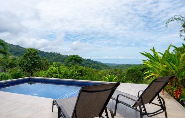 PROPERTY WITH A TWO BEDROOMS AND OCEAN VIEWS AND GUEST HOUSE, IN PLAYA HERMOSA – 6.45 ACRES