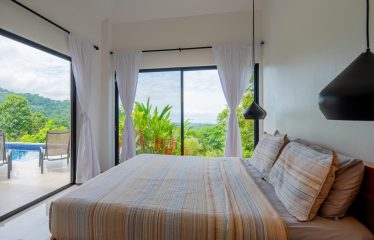PROPERTY WITH A TWO BEDROOMS AND OCEAN VIEWS AND GUEST HOUSE, IN PLAYA HERMOSA – 6.45 ACRES