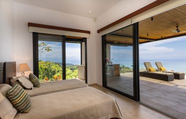LUXURY PROPERTY WITH SPECTACULAR PANORAMIC OCEAN VIEWS WITH THREE BEDROOMS, IN PIÑUELA – 1.31 ACRES