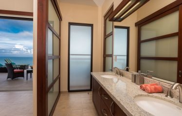 LUXURY PROPERTY WITH SPECTACULAR PANORAMIC OCEAN VIEWS WITH THREE BEDROOMS, IN PIÑUELA – 1.31 ACRES