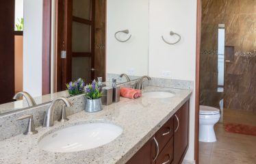 LUXURY PROPERTY WITH SPECTACULAR PANORAMIC OCEAN VIEWS WITH THREE BEDROOMS, IN PIÑUELA – 1.31 ACRES