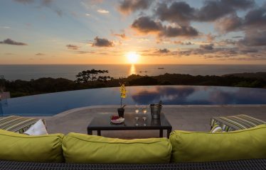 LUXURY PROPERTY WITH SPECTACULAR PANORAMIC OCEAN VIEWS WITH THREE BEDROOMS, IN PIÑUELA – 1.31 ACRES
