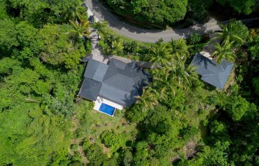 PROPERTY WITH A TWO BEDROOMS AND OCEAN VIEWS AND GUEST HOUSE, IN PLAYA HERMOSA – 6.45 ACRES