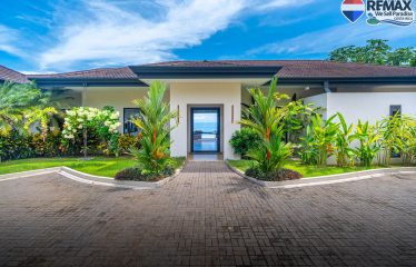 LUXURY PROPERTY WITH SPECTACULAR PANORAMIC OCEAN VIEWS WITH THREE BEDROOMS, IN PIÑUELA – 1.31 ACRES