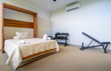 CASA COLIBRI LUXURY PROPERTY WITH FOUR BEDROOMS AND PANORAMIC OCEAN VIEWS, IN PLAYA HERMOSA – 10 ACRES