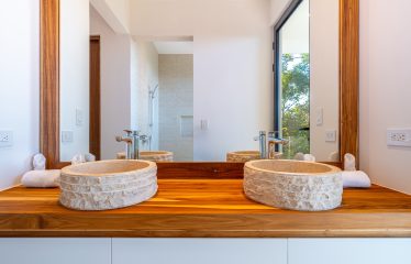 CASA COLIBRI LUXURY PROPERTY WITH FOUR BEDROOMS AND PANORAMIC OCEAN VIEWS, IN PLAYA HERMOSA – 10 ACRES