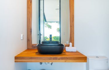 CASA COLIBRI LUXURY PROPERTY WITH FOUR BEDROOMS AND PANORAMIC OCEAN VIEWS, IN PLAYA HERMOSA – 10 ACRES