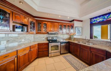 CONDOMINIUM  UNID TWO WITH THREE BEDROOMS AND OCEAN VIEWS, IN MANUEL ANTONIO – 0.06 ACRES