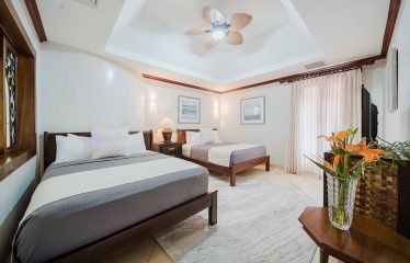 CONDOMINIUM  UNID TWO WITH THREE BEDROOMS AND OCEAN VIEWS, IN MANUEL ANTONIO – 0.06 ACRES