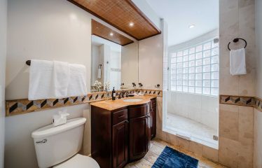 CONDOMINIUM  UNID TWO WITH THREE BEDROOMS AND OCEAN VIEWS, IN MANUEL ANTONIO – 0.06 ACRES