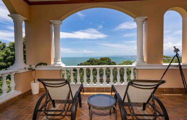 CONDOMINIUM  UNID TWO WITH THREE BEDROOMS AND OCEAN VIEWS, IN MANUEL ANTONIO – 0.06 ACRES