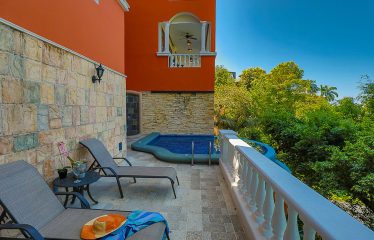 CONDOMINIUM  UNID TWO WITH THREE BEDROOMS AND OCEAN VIEWS, IN MANUEL ANTONIO – 0.06 ACRES