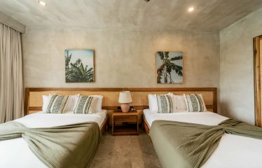 PROPERTY WITH EIGHT BEDROOMS AND POOL, NEAR TO THE BEACH, IN MANUEL ANTONIO – 0.42 ACRES